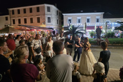 14-Ivana-Zrilic-u-ulozi-banice-Vilenice-na-biogradskim-turistickim-setnjama-ovoga-ljeta