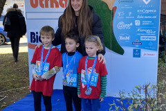 Pobjednica-Survivora-Nevena-Blanusa-s-pobjednicima-djecjih-utrka
