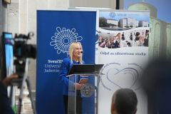 covjek-je-covjeku-lijek-10