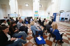 covjek-je-covjeku-lijek-18