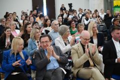 covjek-je-covjeku-lijek-19