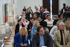 covjek-je-covjeku-lijek-4