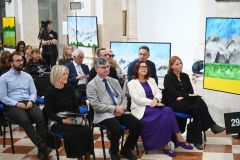 covjek-je-covjeku-lijek-5