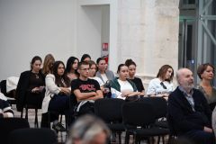 covjek-je-covjeku-lijek-6