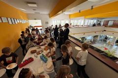 8d8e315f-5703-4eb0-a8c0-1d7b03799d92