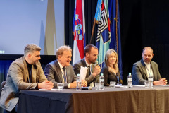 805c97e5-b19c-4239-9f2d-42562dff5d6d