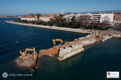 thumb_371_1600_0_0_0_crop