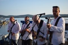 357683926_832325654975601_2390839284769336808_n