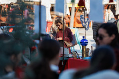 08-Subotnje-jutro-Bozicni-gramofon-na-Pijaci-6.12.2025-Foto-Bojan-Bogdanic