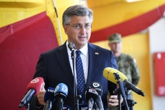 Banožić i Hranj s Plenkovićem i Božinovićem u obilasku 855. PPE u Zemuniku