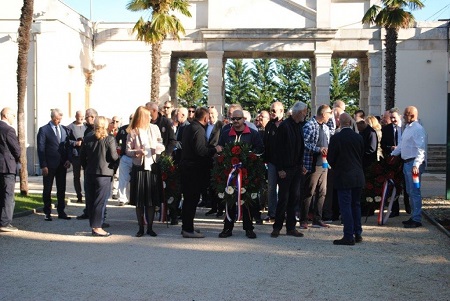 14985840dca330e3b808aa792fa422f9_L