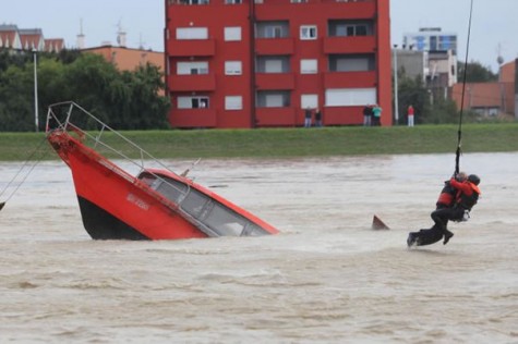 Drama na Savi ( Foto: PIXSELL) Drama na Savi ( Foto: PIXSELL)