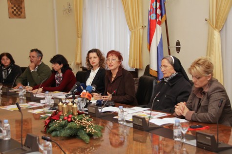 Vukovaru za dar konferencija za medije (Foto: Ivan Katalinić)