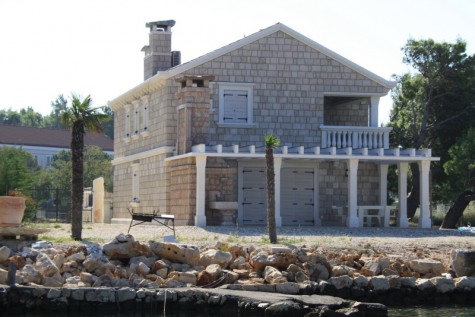 Kamena kuća (Foto: Ivan Katalinić)