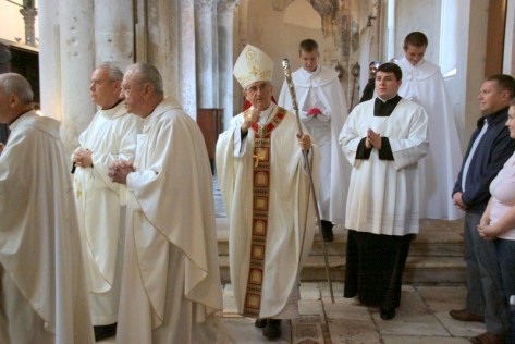 Svi Sveti misa Sv. Stošija, Mons. Želimir Puljić (Foto: Ivan Katalinić)