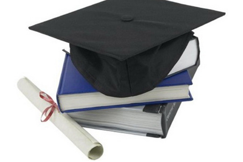 Ilustracija: diplpma, knjige, kapa