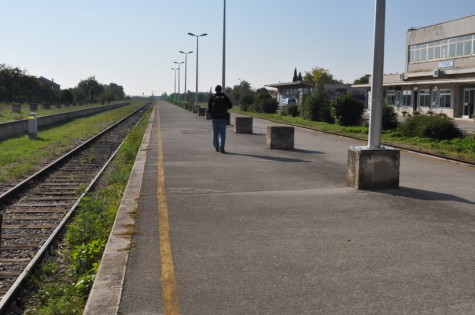 Prazni peroni Željeznički kolodvor (Foto: Žeminea Čotrić)