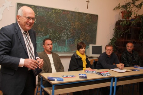 Predizborna kampanja HDZ - a u MO Kožino (foto: Žeminea Čotrić) Predizborna kampanja HDZ - a u MO Kožino (foto: Žeminea Čotrić)