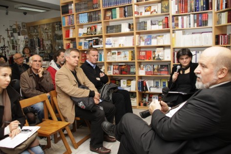 Prof. dr. Tihomil Maštrović, glavni ravnatelj Nacionalne i sveučilišne knjižnice u Zagrebu, gostovao je na susretu "Večer u knjižari" u knjižari "Verbum" u Zadru (foto: Žeminea Čotrić)
