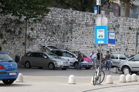 Taxi stajalište (Foto: Ivan Katalinić)