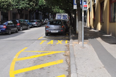 Taxi stajalište (Foto: Žeminea Čotrić) Taxi stajalište (Foto: Žeminea Čotrić)