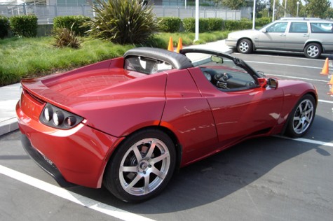 Ilustracija: Tesla Roadster