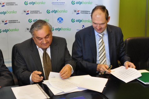 Zadar, potpisivanje sponzorskog ugovora svjetskog juniorskog prvenstva u jedrenju, Ive Mustać i Damir Odak (foto: Žeminea Čotrić)