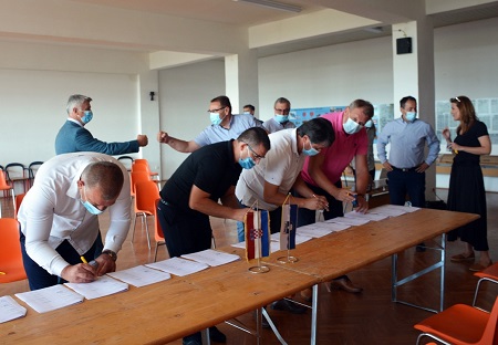 b47ef7e8b33eb62d21aba3e79bf5fcdc_L