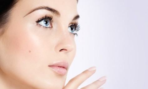 Ilustracija: lijepo žensko lice