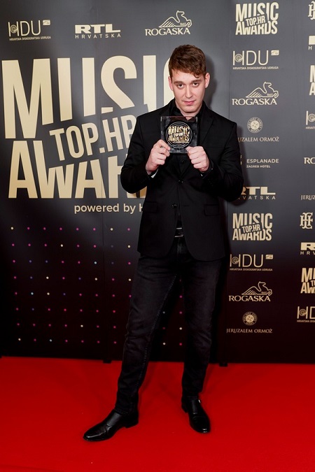 jure_brkljaca_1_tophr_music_awards_foto_by_bojan_zibar__goran_peresin
