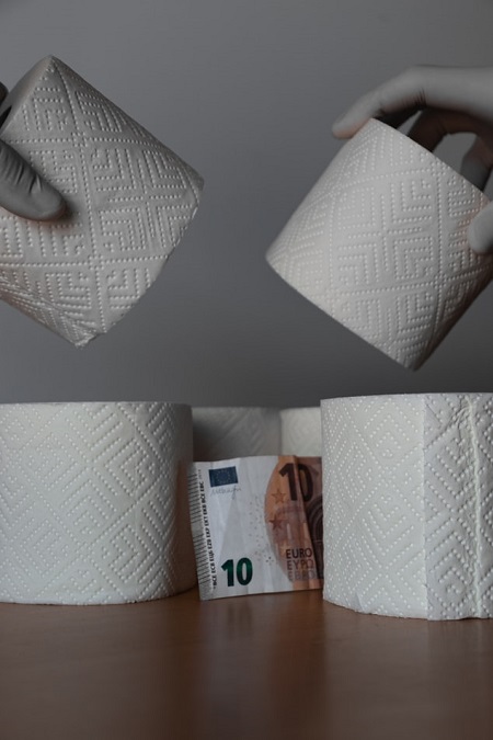 photo-1584466990930-7cb4999ad36b