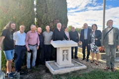 3.-Na-spomen-grobu-pjesnika-Pavla-Horvata