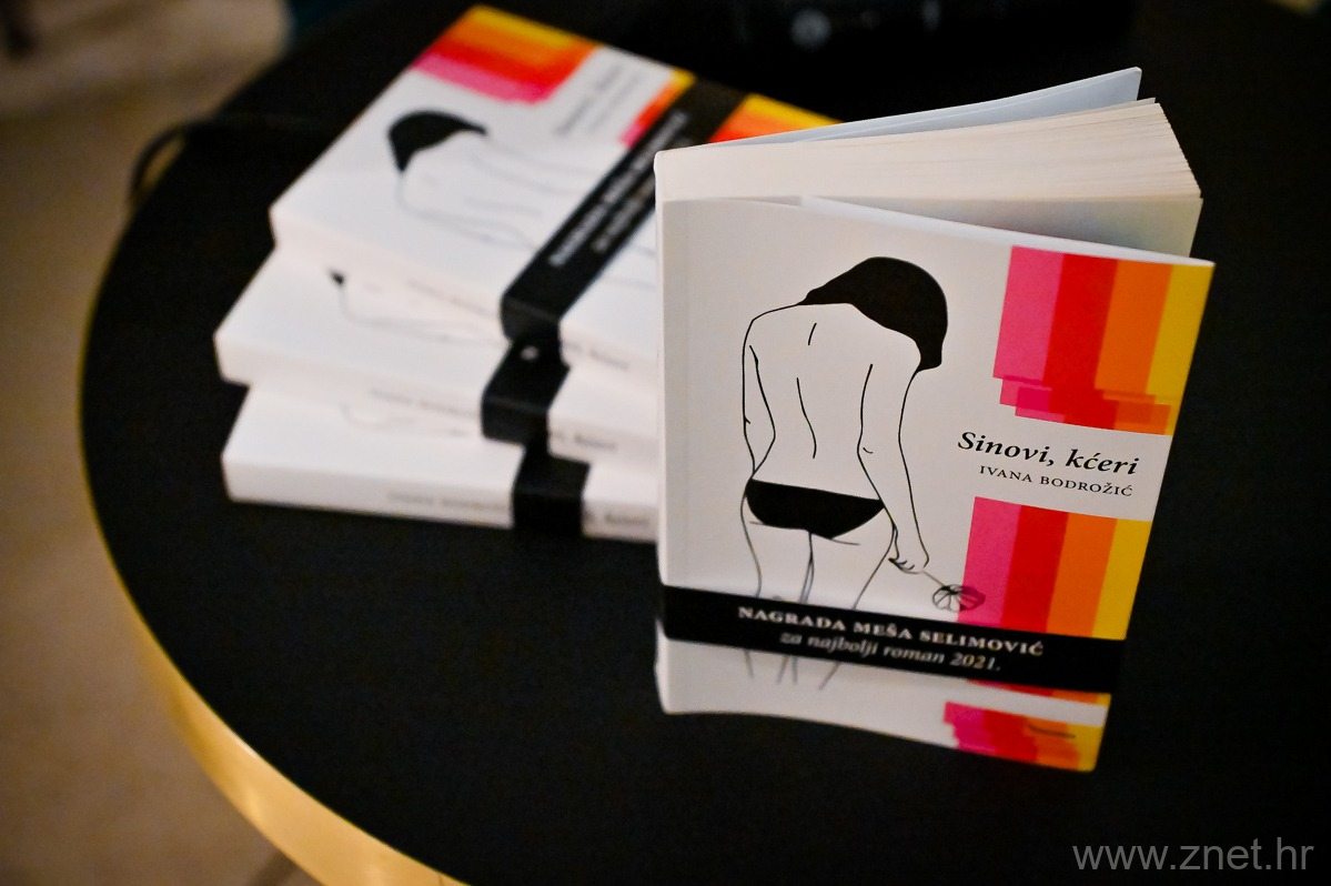 Book_club_19_11_21_-1-of-64