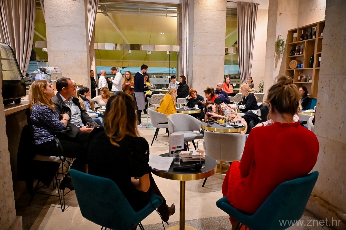 Book_club_19_11_21_-11-of-64