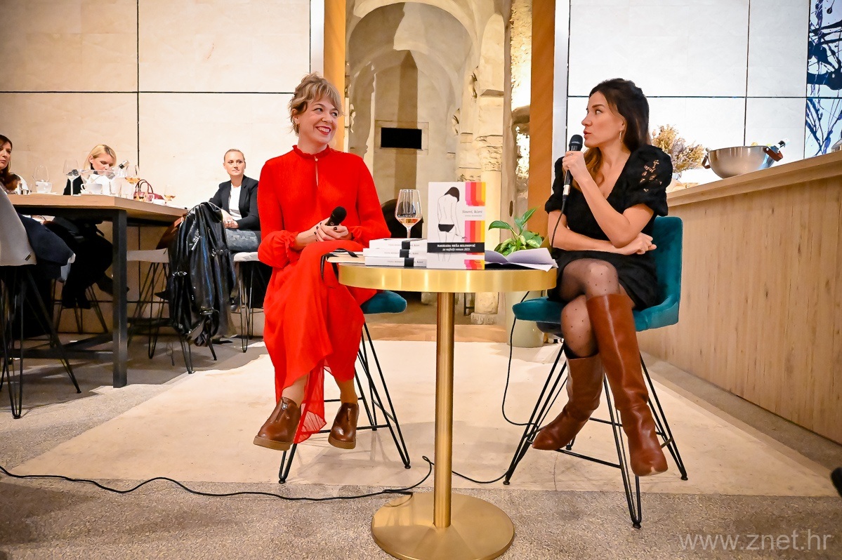 Book_club_19_11_21_-13-of-64