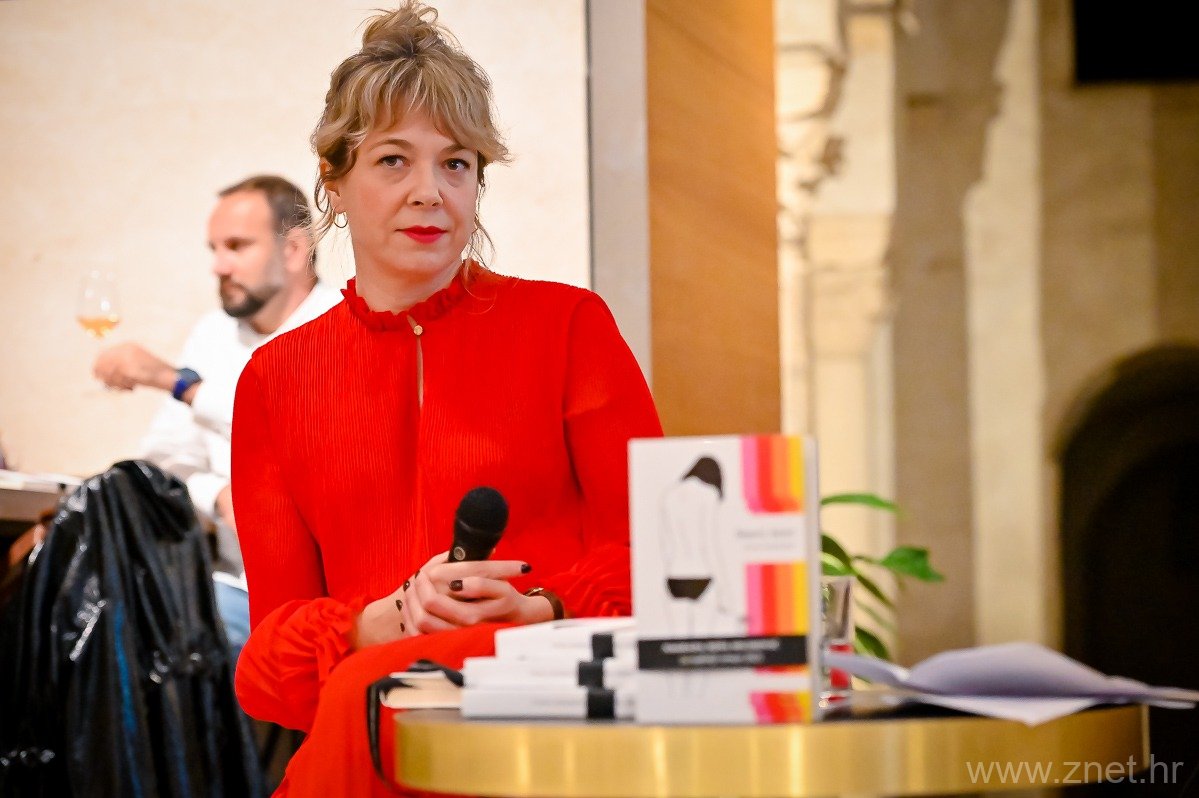 Book_club_19_11_21_-20-of-64