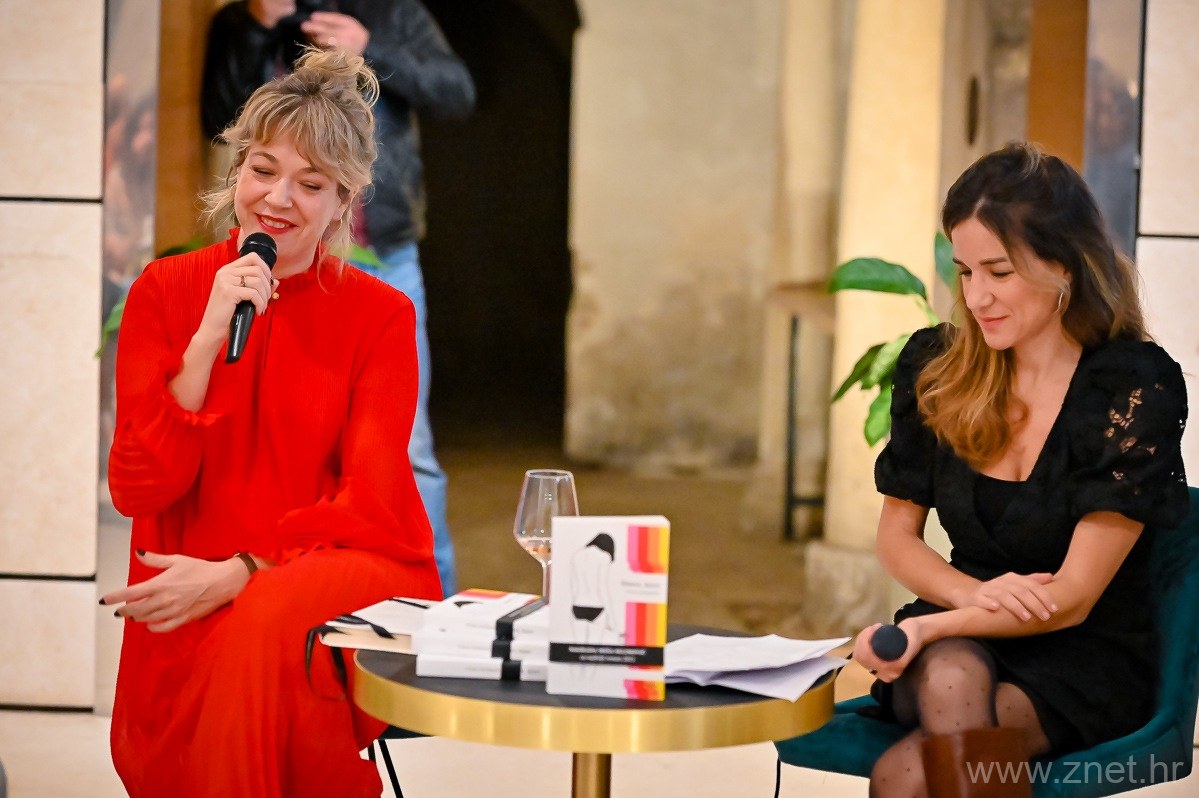 Book_club_19_11_21_-24-of-64