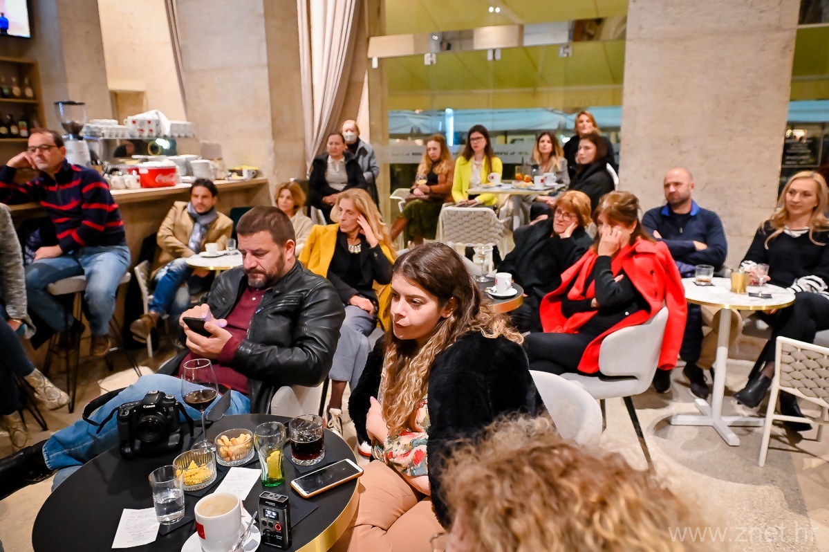 Book_club_19_11_21_-32-of-64