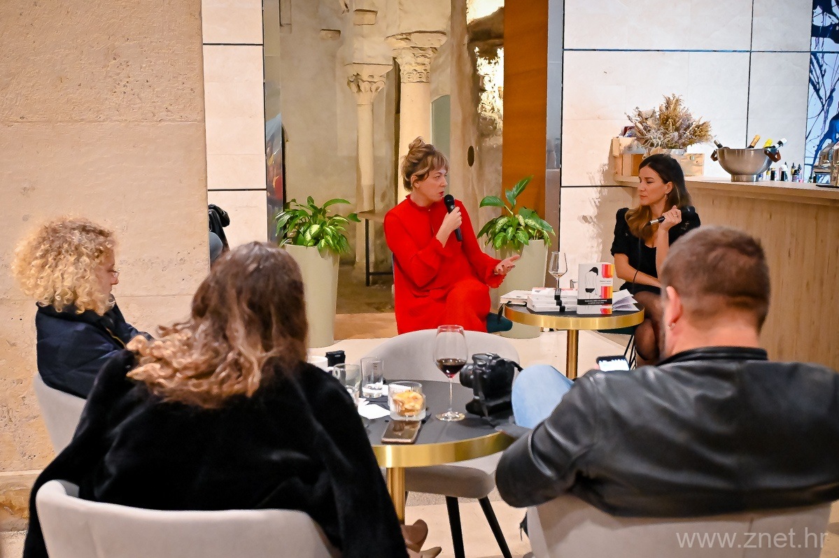 Book_club_19_11_21_-42-of-64