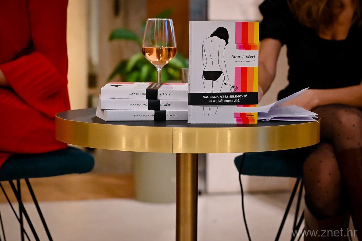 Book_club_19_11_21_-44-of-64