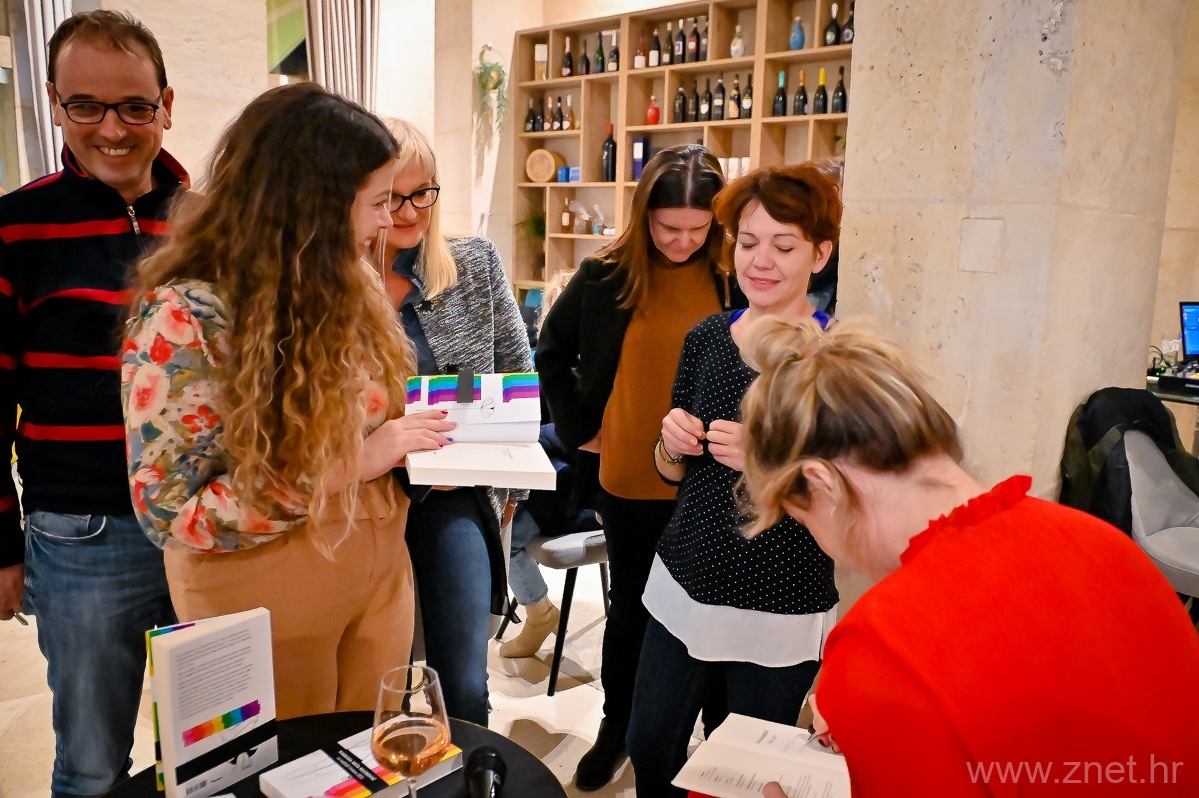 Book_club_19_11_21_-51-of-64