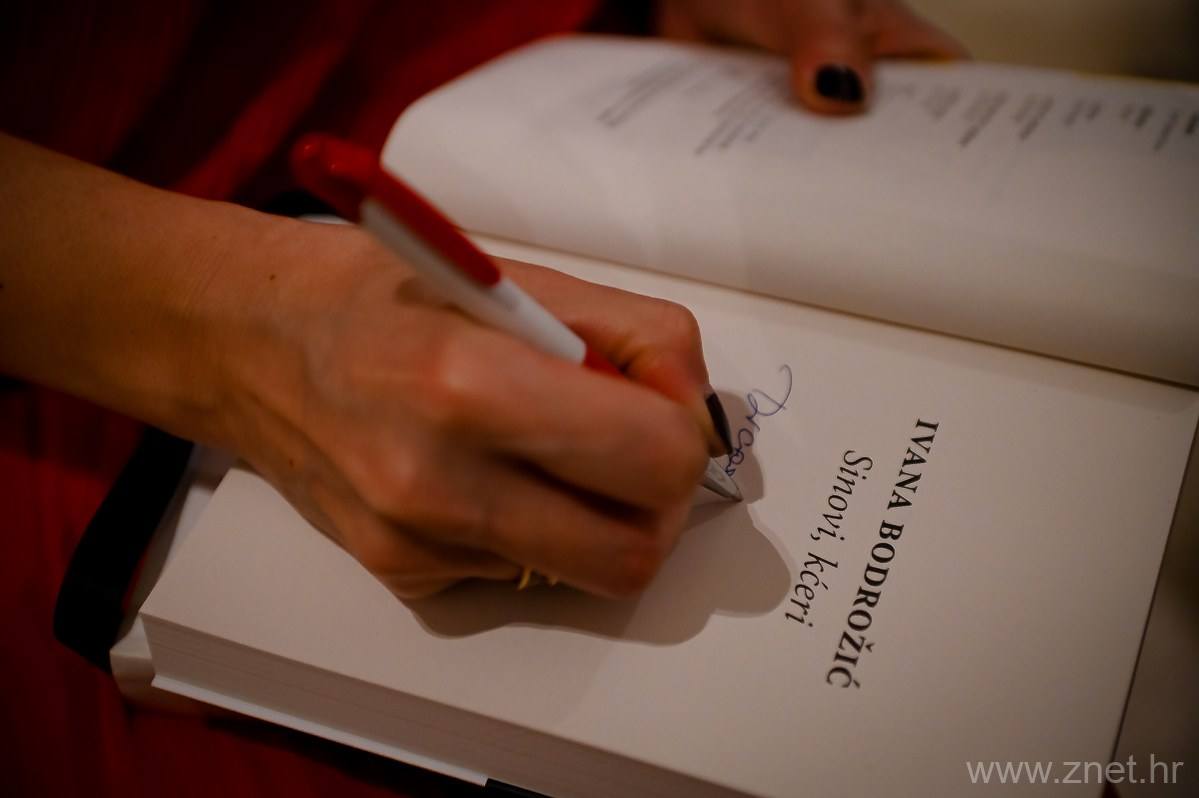 Book_club_19_11_21_-56-of-64