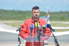 U vojarni 'Pukovnik Mirko Vukušić' u Zemuniku, u ponedjeljak 16. svibnja 2022. godine održana je prezentacija programa i predstavljanje novih članova akrobatske grupe Hrvatskog ratnog zrakoplovstva 'Krila Oluje'| Foto: MORH/ F. Klen