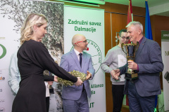 5_Sampion-kvalitete-otvorenih-ekstra-djevicanskih-maslinovih-ulja_DUBRAVKO-SONJIC-Cista-Velika-za-ekstra-djevicansko-maslinovo-ulje-sljubljenih-sorti_2