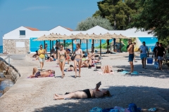Plaza-Kolovare-Zadar-suncobrani-i-branding-15.07.2023.-foto-Bojan-Bogdanic-1_1600_1067