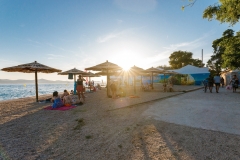 Plaza-Kolovare-Zadar-suncobrani-i-branding-15.07.2023.-foto-Bojan-Bogdanic-4_1600_1067