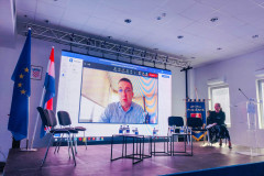 77855ebc-f4e1-43fc-92aa-1543e2ac42e4