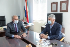upan_i_naelnik_na_sastanku