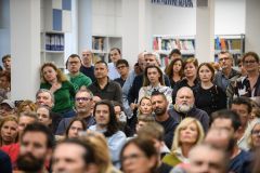 ZADAR - 05.05.2026 - Predavanje Korada Korlevića održano u prostoru Odjela za mlade Gradske knjižnice Grada Zadra
