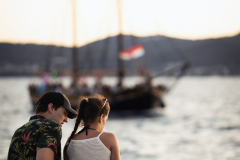 842A3725